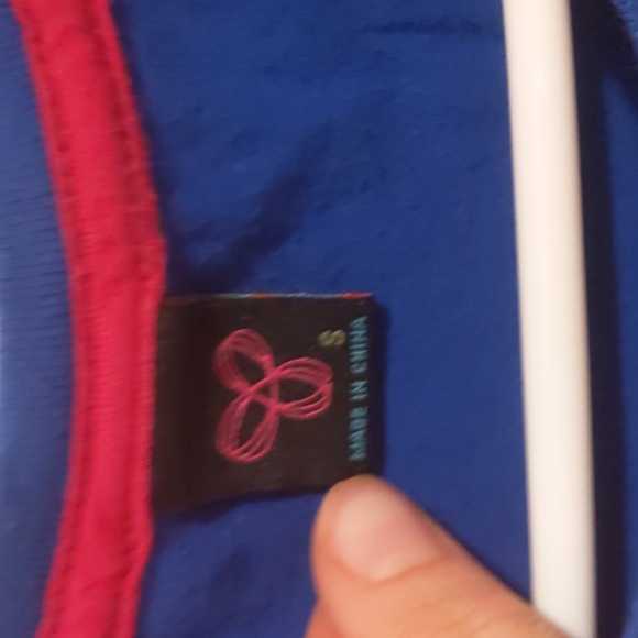 TNA stretchy tee shirt - Picture 2 of 3